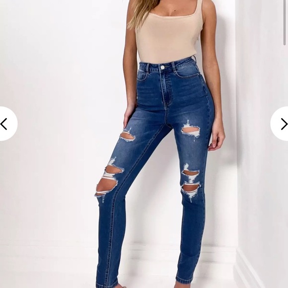 ✨2/$40✨ Distressed Highwaisted Sinner Jeans - Picture 1 of 3